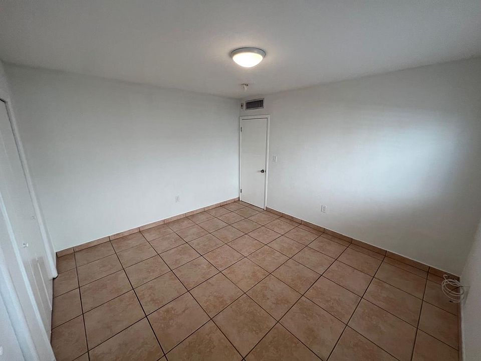 1st image of 1940 Biarritz Dr Unit 2-1940-2