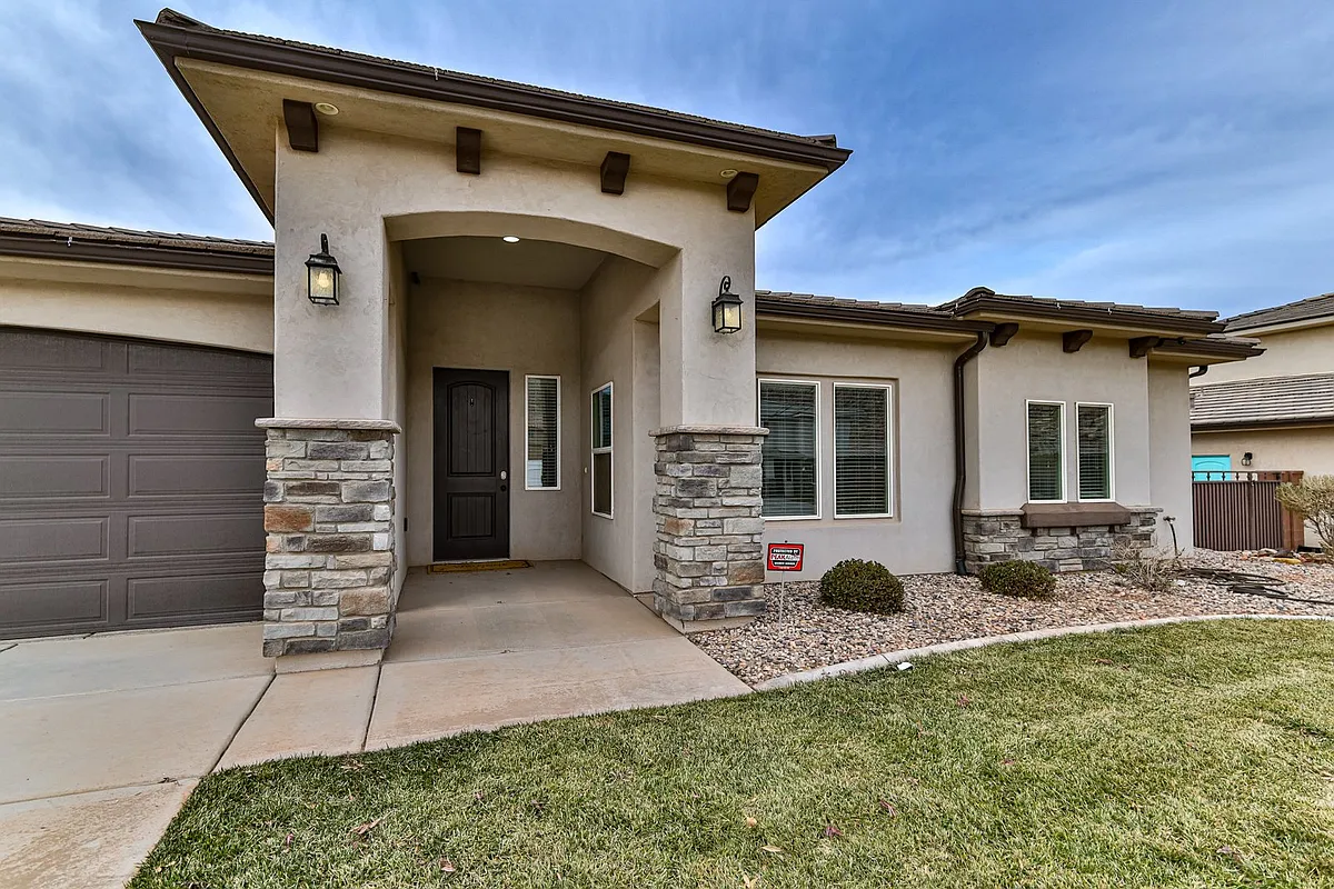 Building Photo - 3731 E Shooting Star Ln