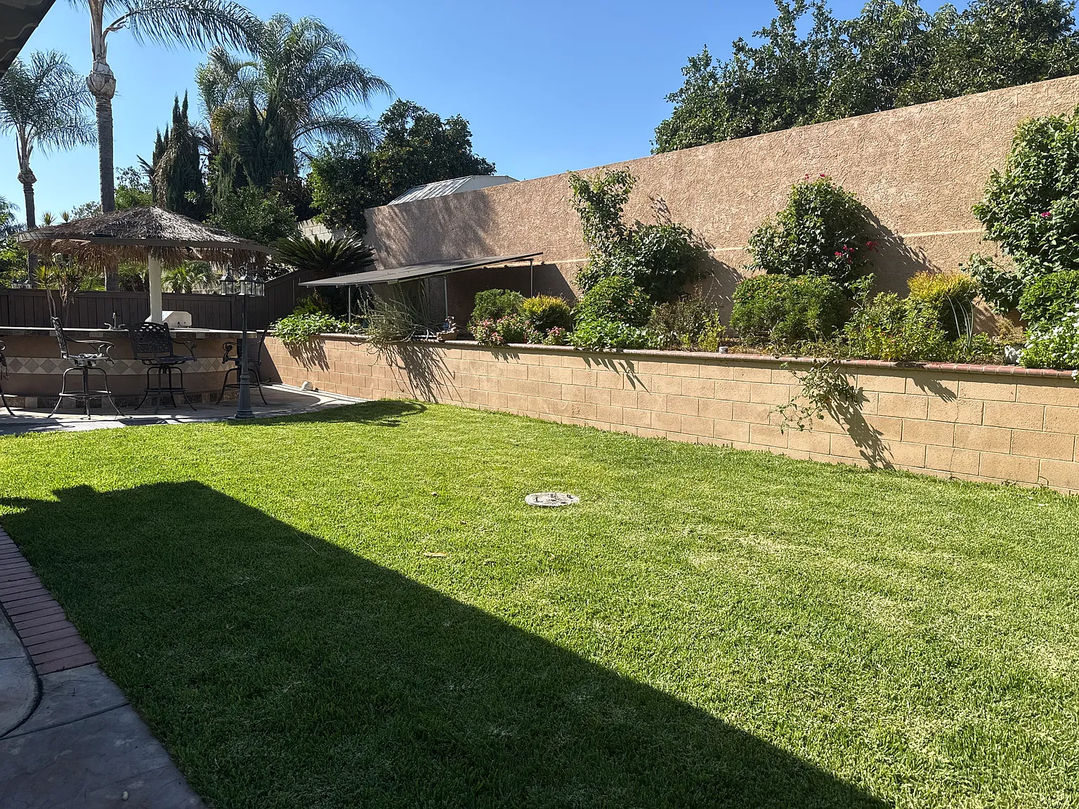 945 E Deerfield Street — Photo 4
