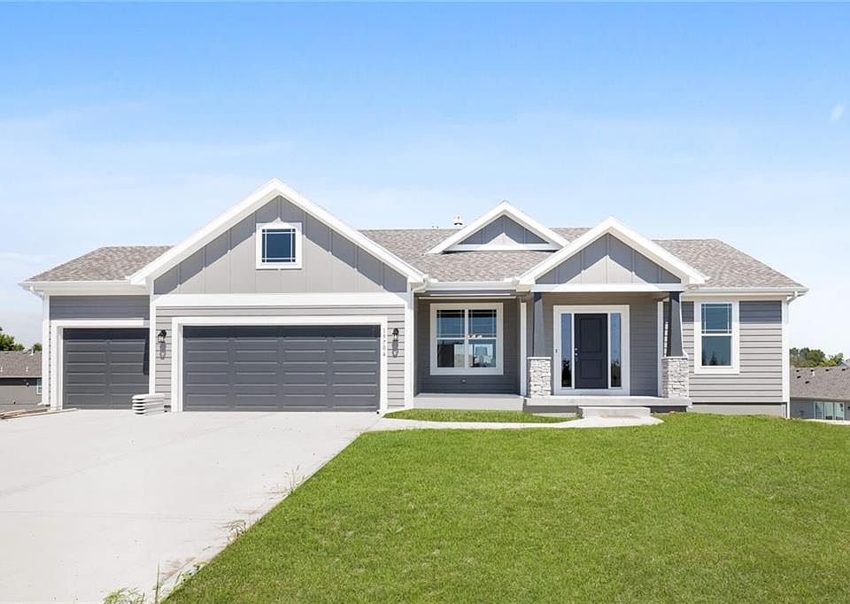 1st image of 20731 Emerald St