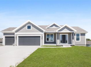 20731 Emerald St, Spring Hill, KS 66083