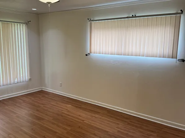 560 Coppitt Dr E, Orange Park, FL 32073