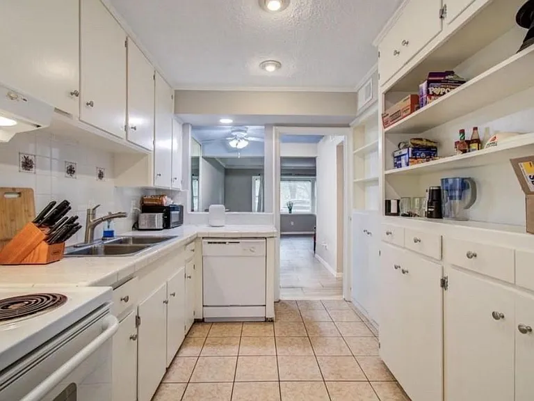11609 Chimney Rock Rd #B — Photo 3