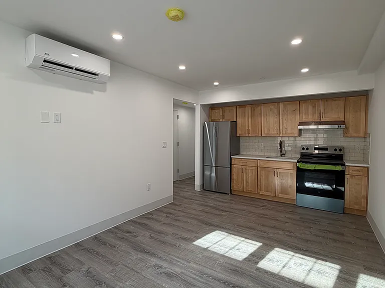 1349 Commonwealth Ave #1B — Photo 2
