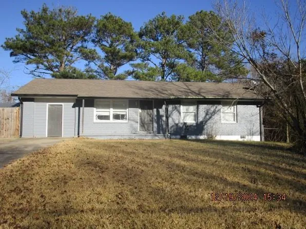 8206 Sussex Dr, Jonesboro, GA 30238