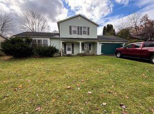 130 Troutbeck Ln, Rochester, NY 14626