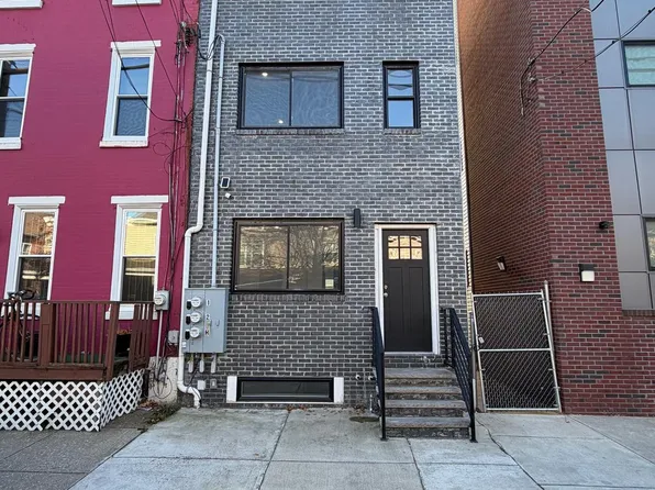 2218 W Master St, Philadelphia, PA 19121