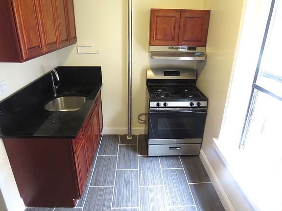 5th image of 270 Parkside Ave APT C1w