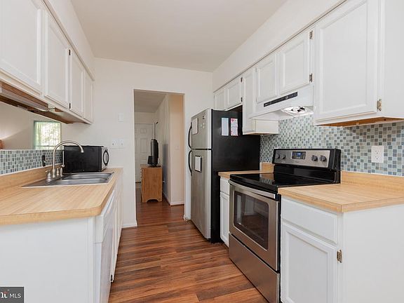 5th image of 5 Columbus Ct
