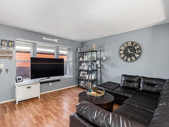 3rd image of 818 Pine Way Dr