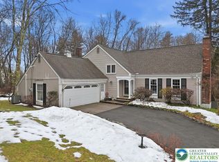 128 Stoneleigh Dr, East Stroudsburg, PA 18301