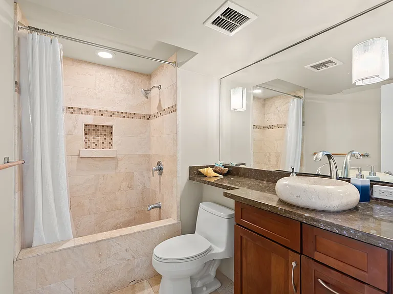 240 Makee Rd #12C — Photo 16