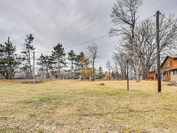 4th image of 8312 Lake Dr