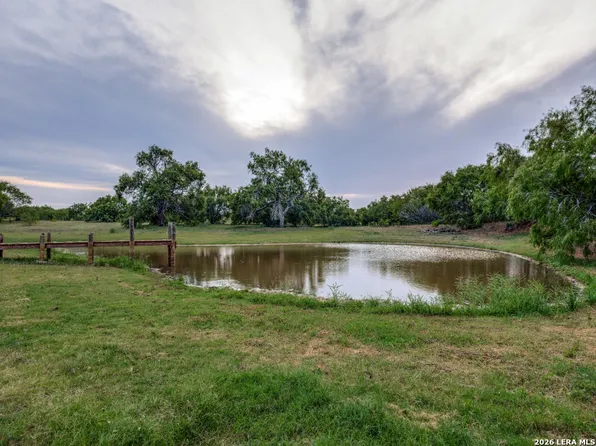 2831 COUNTY ROAD 430, Pleasanton, TX 78064