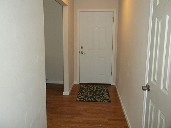 4th image of 547 Franklin St