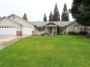 991 N Armstrong Ave, Clovis, CA 93611