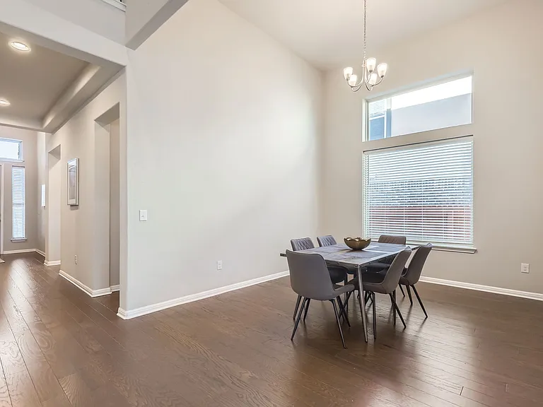812 Clearwell St — Photo 10
