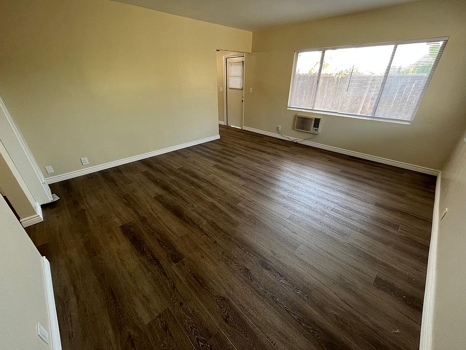 1st image of 7636 Garvalia Ave #1/2