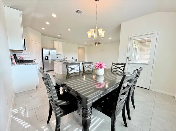 7410 Highland Chase Dr, Richmond, TX 77407