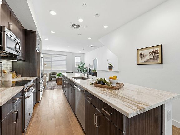 2nd image of 931 Edy Ln