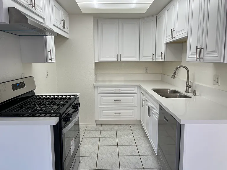 12527 Vicente Pl — Photo 8