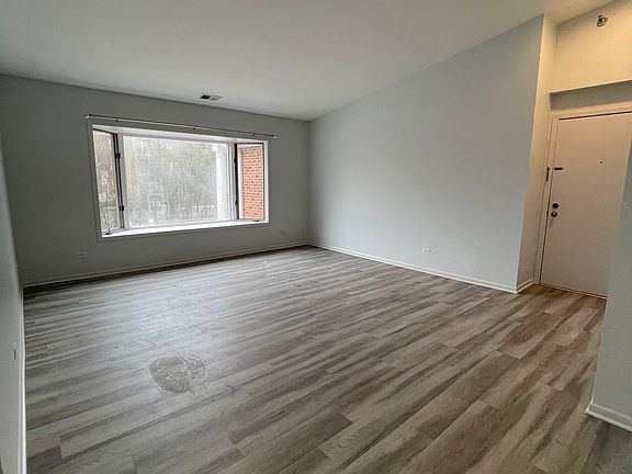 2nd image of 1503 N Milwaukee Ave APT 6B