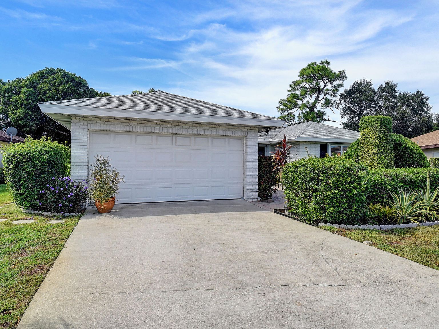 10741 Green Trail Dr S