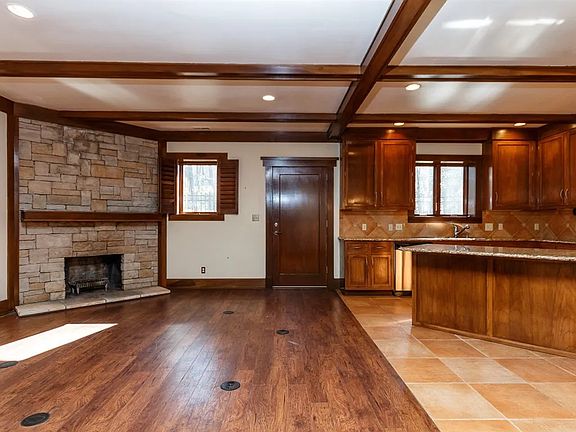 5th image of 4008 Yadkin Dr