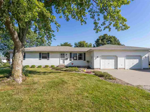 702 E 12th St, Washington, IA 52353