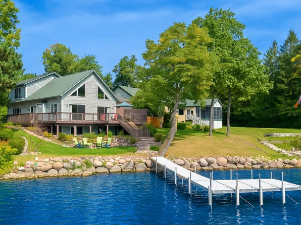 34386 N Lakeside Dr, Grayslake, IL 60030