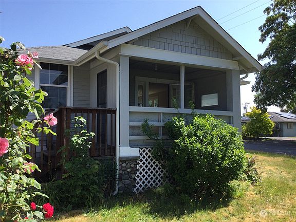 4th image of 318 Van Trump Street NE