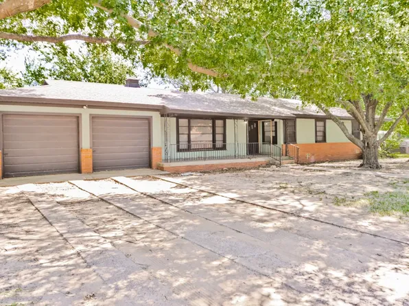 307 W Nelson St, Bowie, TX 76230