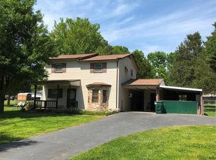 1728 Spencer St, Newton, NC 28658