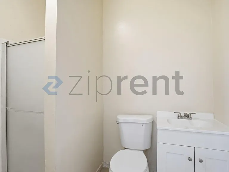 1513 W 12th Pl #4 — Photo 6