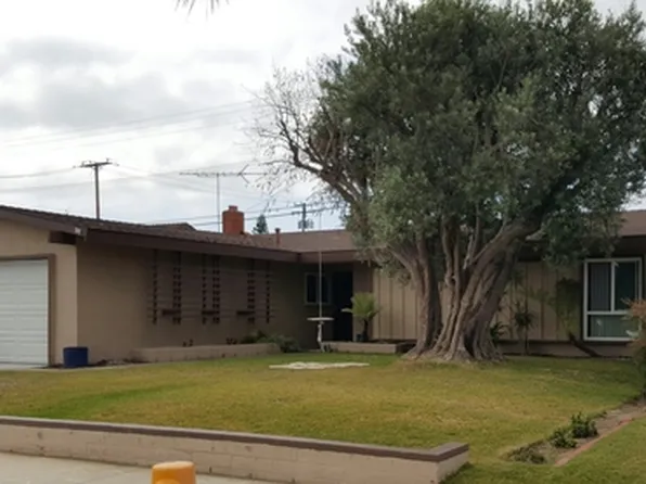 9092 Gettysburg Dr, Huntington Beach, CA 92646