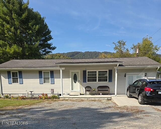 1st image of 5829 Dr Thomas Walker Rd
