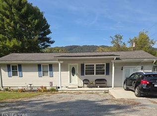 5829 Dr Thomas Walker Rd, Rose Hill, VA 24281