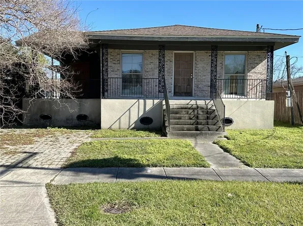 1917 Heights Dr, Saint Bernard, LA 70085