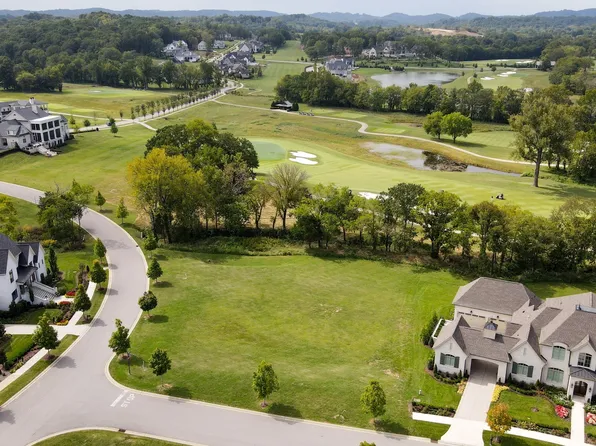 8801 Drosera Cir, College Grove, TN 37046