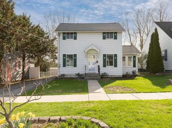 109 Hazel St, Liverpool, NY 13088