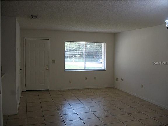 3rd image of 412 E Warren Ave