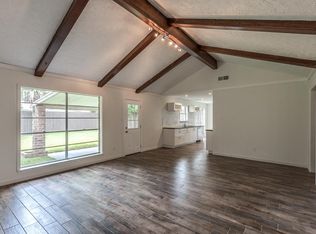 9735 Kemp Forest Dr, Houston, TX 77080