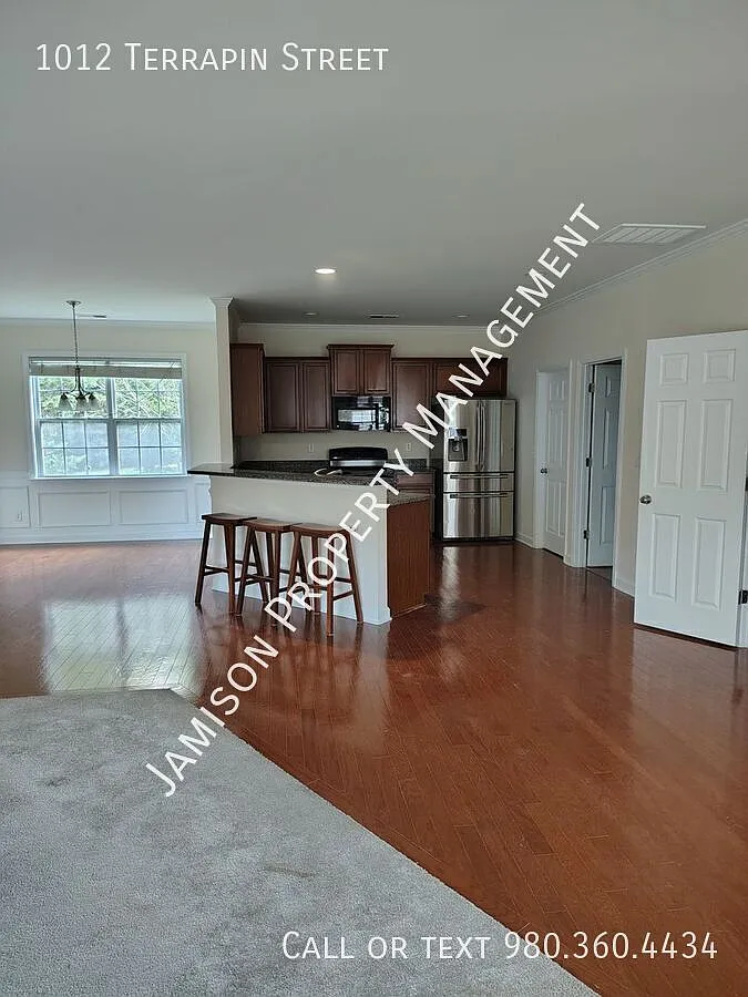 Lovely 5 Bed 3.5 Bath Home in Indian Trail! — Photo 3