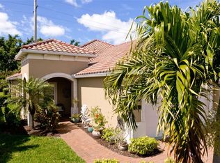 1308 Calle Grand St, Bradenton, FL 34209