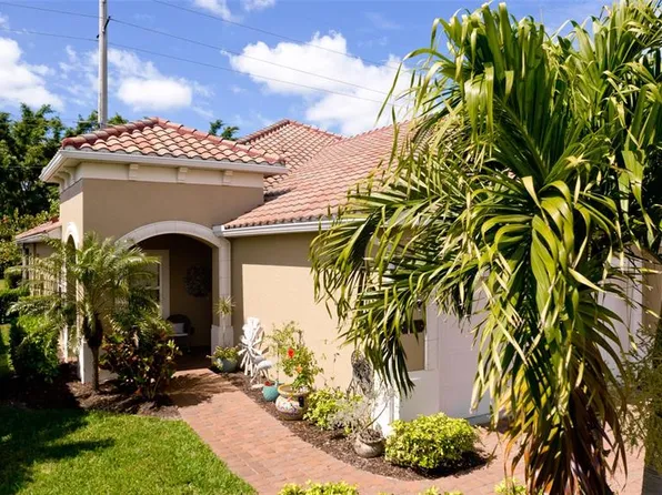 1308 Calle Grand St, Bradenton, FL 34209