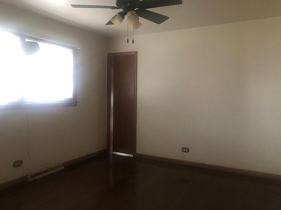 5th image of 10521 Lawler Ave