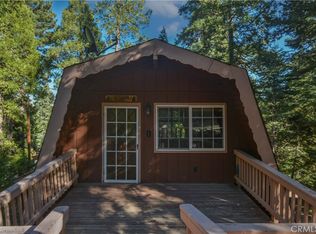 453 Oriole Dr, Twin Peaks, CA 92391