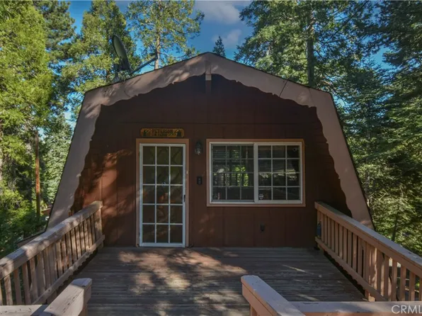 453 Oriole Dr, Twin Peaks, CA 92391