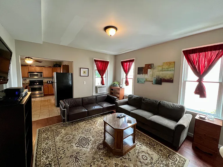 1104 Cornell St #1 — Photo 3