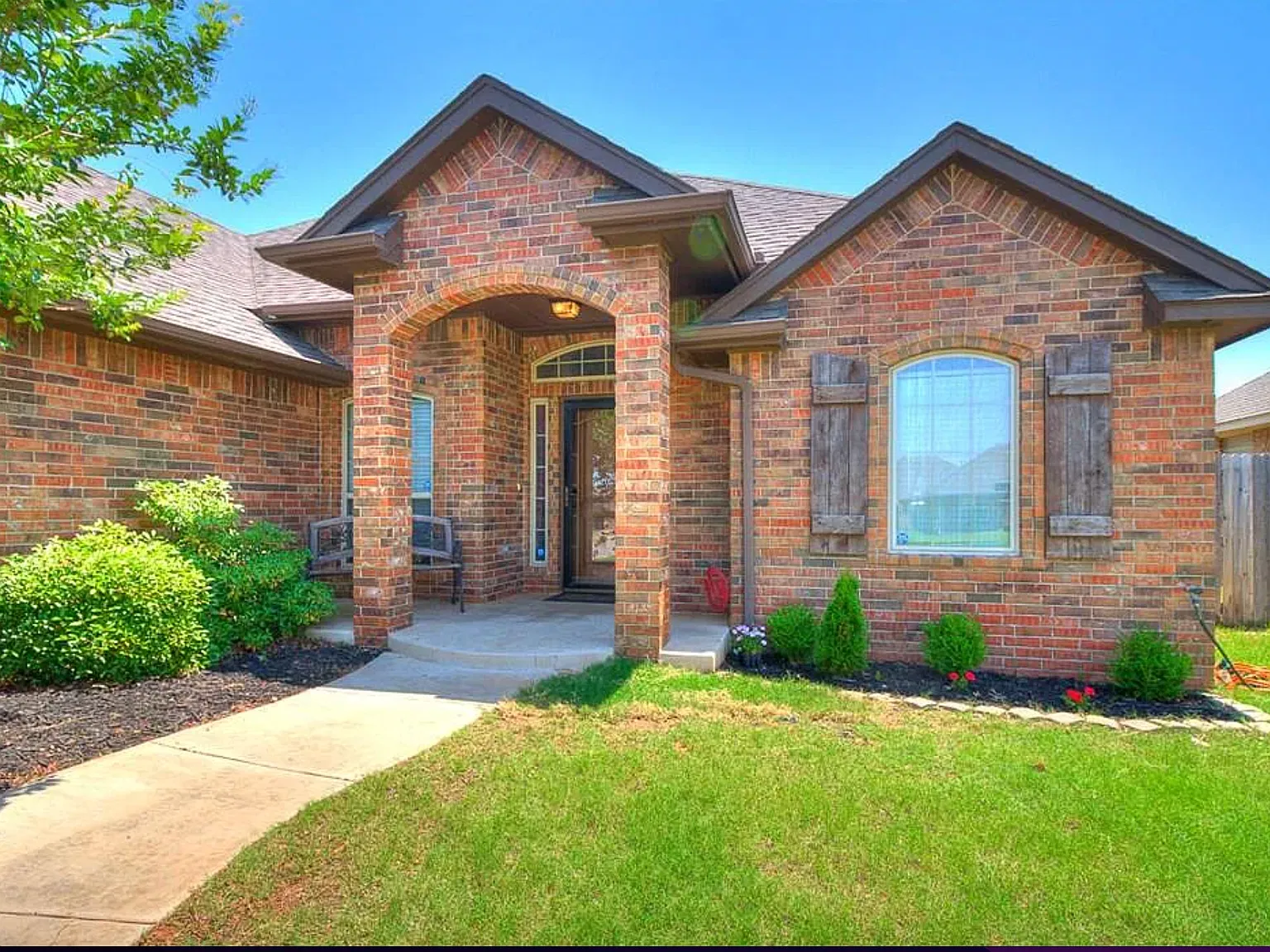 4 bed, 1843 sqft, $1,900 — Photo 1
